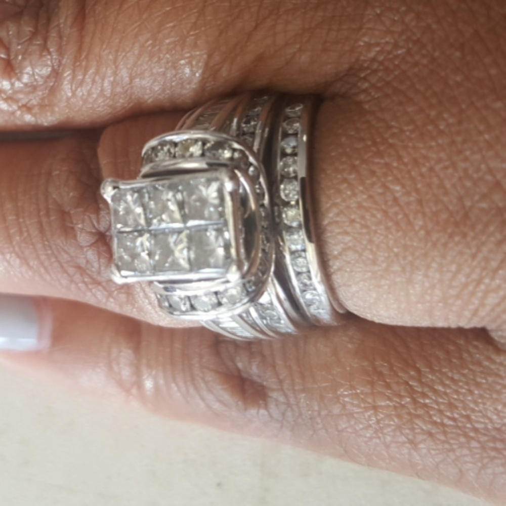 Diamond Ring w/ band - Picture 3 of 6
